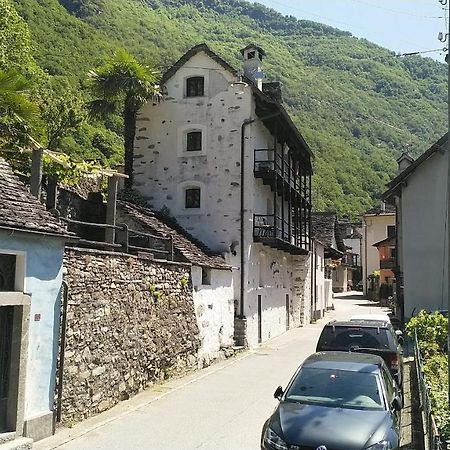 Residenza Americana Someo エクステリア 写真