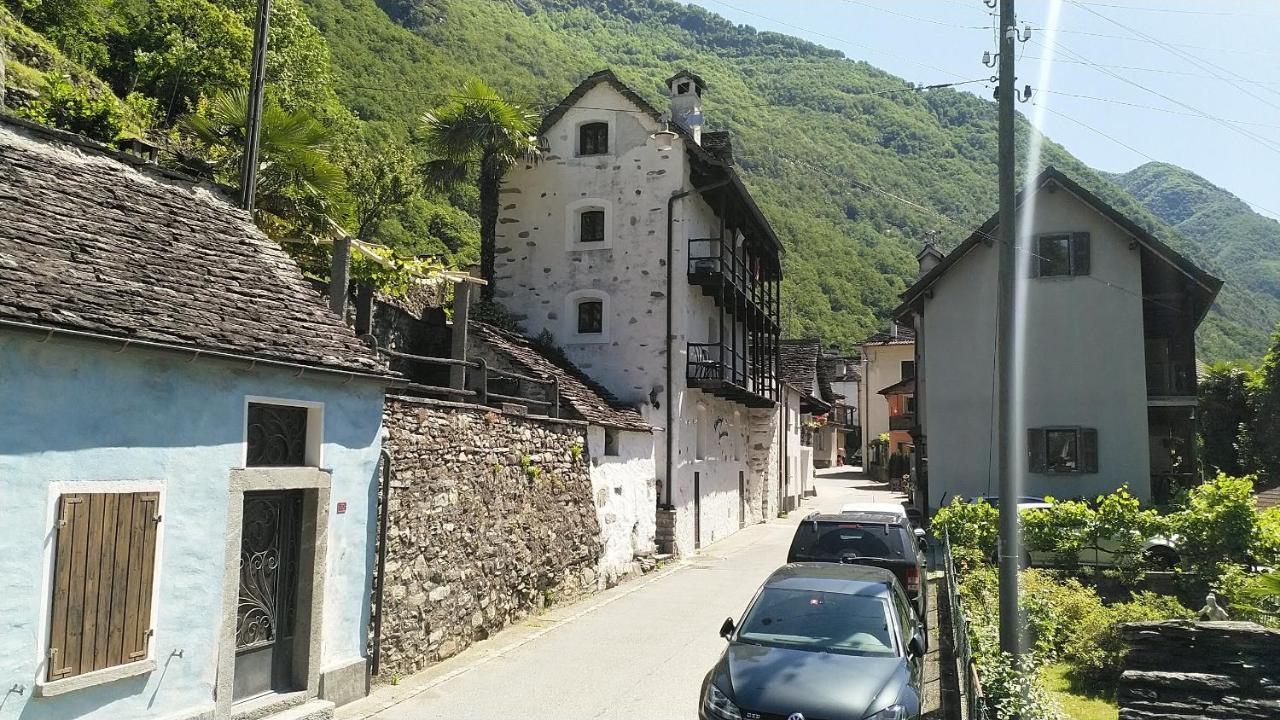 Residenza Americana Someo エクステリア 写真