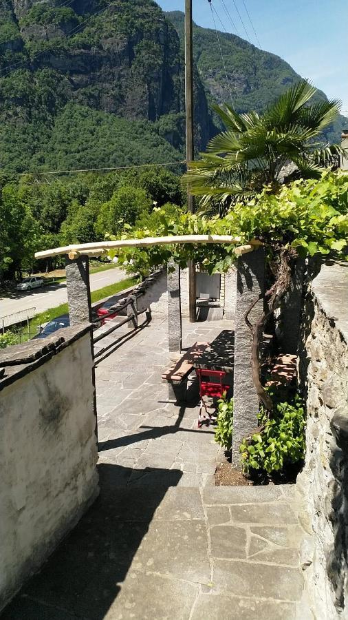 Residenza Americana Someo エクステリア 写真